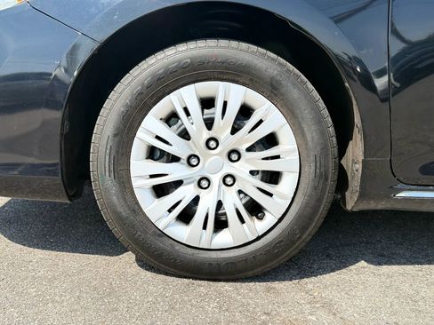 Used 2014 Toyota Camry LE image 37