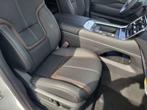 New 2026 Nissan Armada SL w/ Captain's Chari Seat Package image 16
