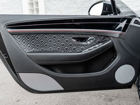 Used 2020 Bentley Continental GT image 23