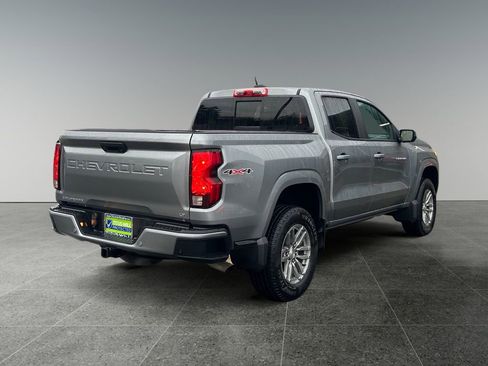 Used 2024 Chevrolet Colorado LT w/ LT Convenience Package II AWD/4WD image 8