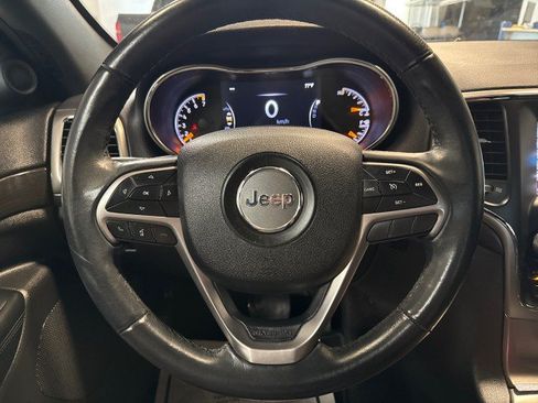 Used 2018 Jeep Grand Cherokee Laredo AWD/4WD image 18