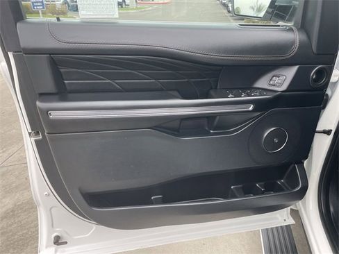 Used 2020 Ford Expedition Max Platinum image 23