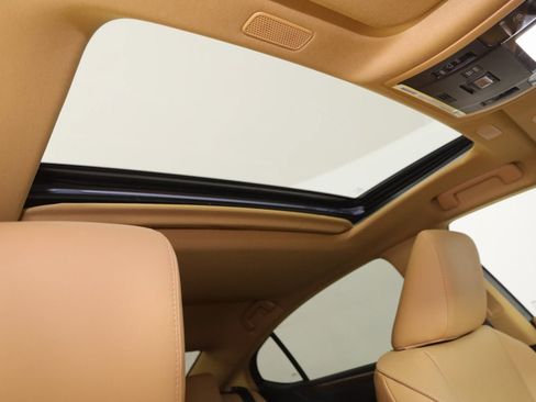 Used 2025 Lexus ES 300h F Sport w/ Accessory Package (Z1) image 11