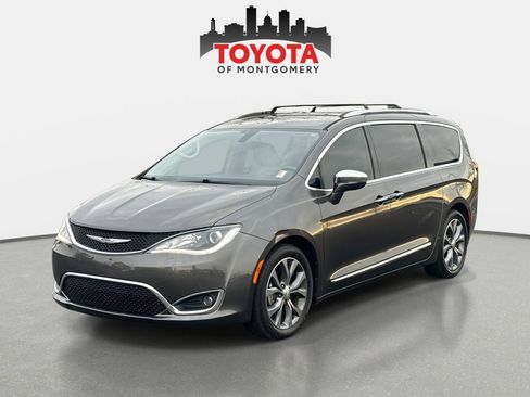 Used 2018 Chrysler Pacifica Limited image 7