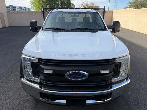 Used 2018 Ford F550 2WD Regular Cab Super Duty image 3