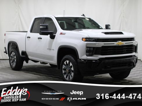 Used 2025 Chevrolet Silverado 2500 Custom w/ Custom Convenience Package AWD/4WD image 1