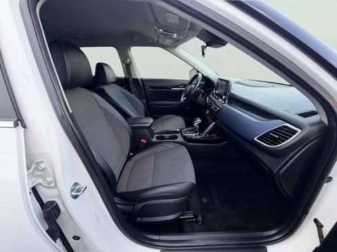Used 2023 Kia Seltos S AWD/4WD image 28