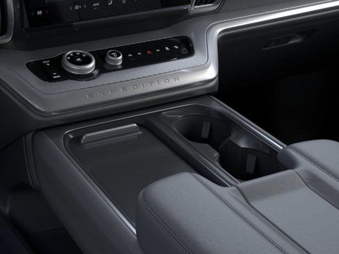 New 2026 Ford Expedition Active image 18