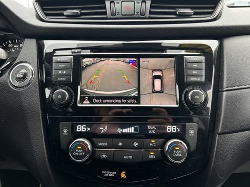 Used 2019 Nissan Rogue SV w/ Premium Package AWD/4WD image 45