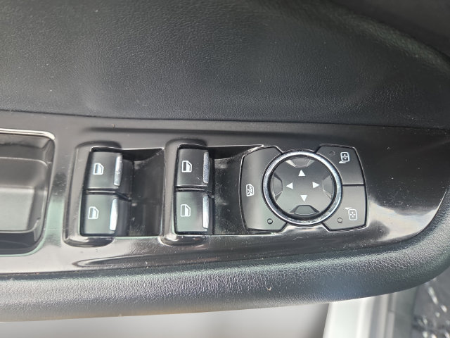 Used 2023 Ford Edge SEL AWD/4WD image 17