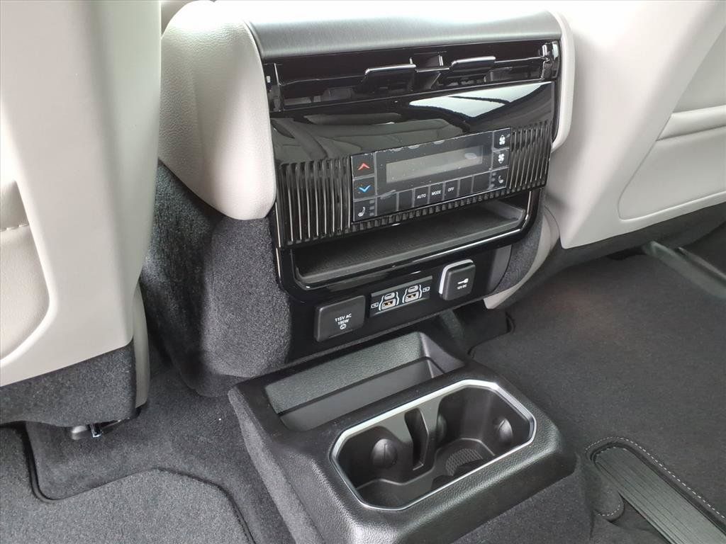 New 2026 Jeep Grand Wagoneer L Limited AWD/4WD image 17
