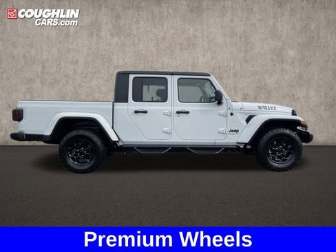Used 2023 Jeep Gladiator Willys image 6
