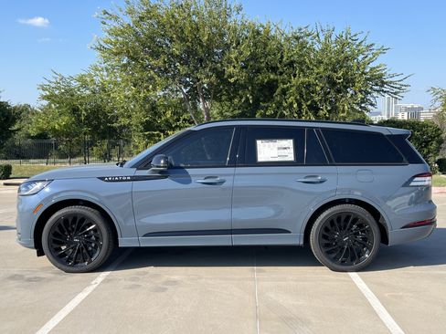 New 2025 Lincoln Aviator Reserve w/ Luxury Package image 4