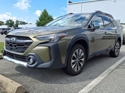Used 2023 Subaru Outback Touring AWD/4WD image 3