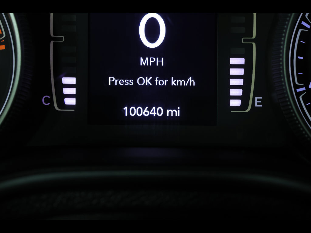 Used 2019 Jeep Cherokee Latitude Plus w/ Comfort/Convenience Group AWD/4WD image 19