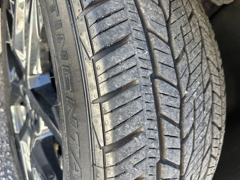 Used 2024 Chevrolet Traverse RS image 7