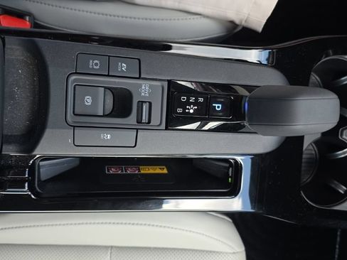 Used 2025 Toyota Prius XLE AWD/4WD image 26