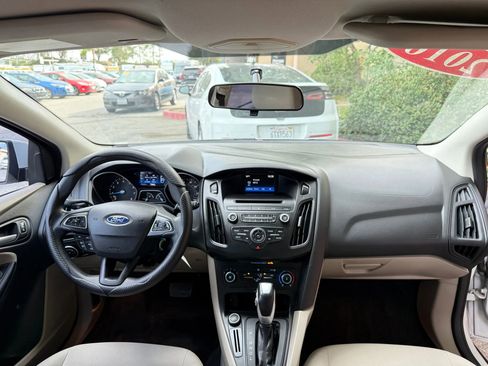 Used 2016 Ford Focus SE image 16