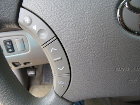 Used 2005 Toyota Sienna LE FWD image 13