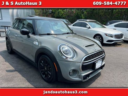Used 2021 MINI Cooper S w/ 6.5" Touchscreen Package FWD image 1