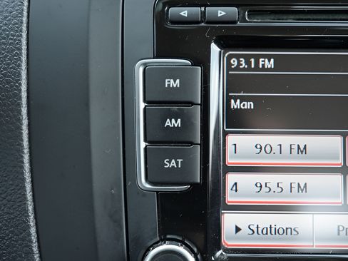 Used 2012 Volkswagen Jetta SE FWD image 32