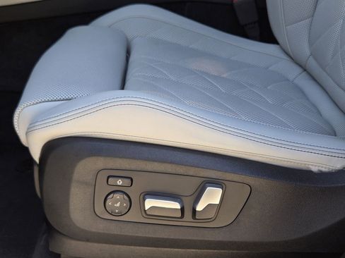Used 2025 BMW X5 sDrive40i w/ M Sport Package RWD image 32