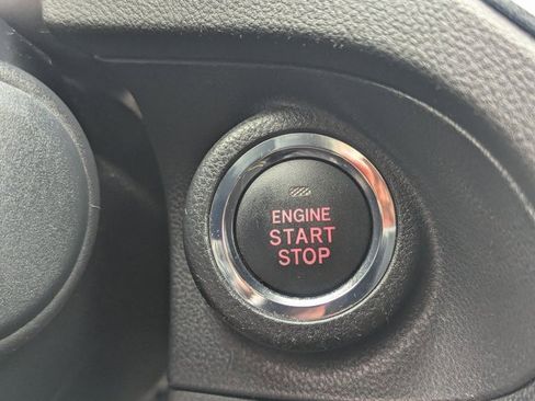 Used 2021 Subaru Crosstrek 2.5i Sport w/ Moonroof Package image 17