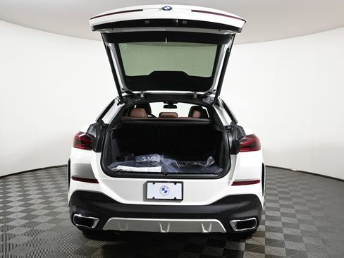 New 2026 BMW X6 xDrive40i w/ Climate Comfort Package image 37