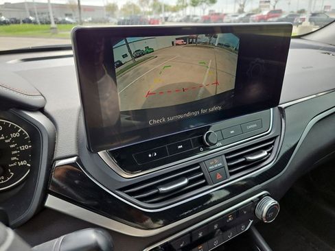 Used 2024 Nissan Altima 2.5 SR w/ SR Premium Package image 14