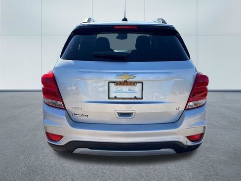 Used 2020 Chevrolet Trax LT w/ LT Convenience Package FWD image 3