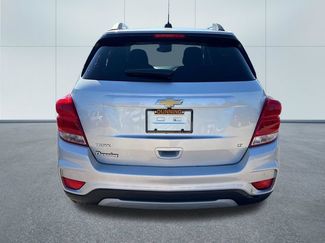 Used 2020 Chevrolet Trax LT w/ LT Convenience Package FWD video 3