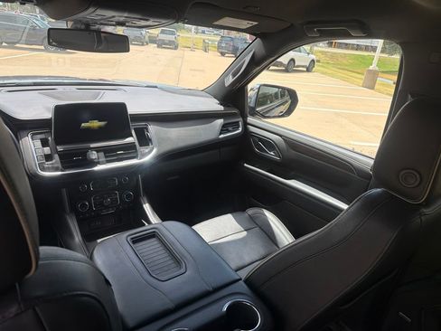 Used 2022 Chevrolet Suburban Premier AWD/4WD image 29