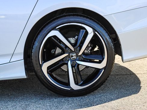 Used 2018 Honda Accord Sport image 8