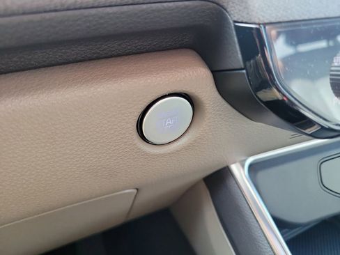 New 2026 Kia Carnival EX FWD image 30