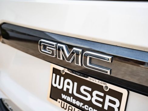 Used 2023 GMC Yukon Denali Ultimate image 18