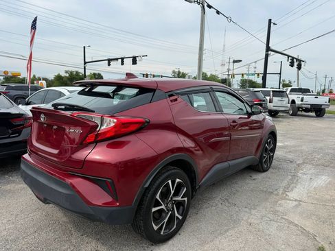 Used 2019 Toyota C-HR Limited FWD image 6