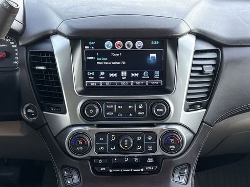 Used 2020 Chevrolet Suburban Premier RWD image 19