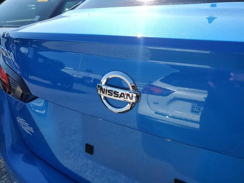 Certified 2021 Nissan Versa SV FWD image 15