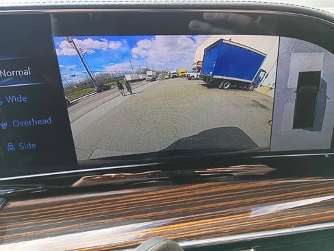 Used 2023 Cadillac Escalade ESV Luxury image 9