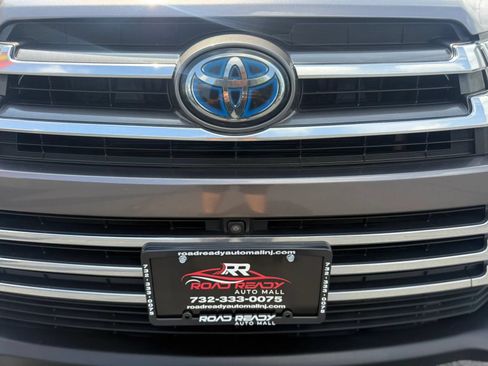 Used 2018 Toyota Highlander Limited Platinum AWD/4WD image 70