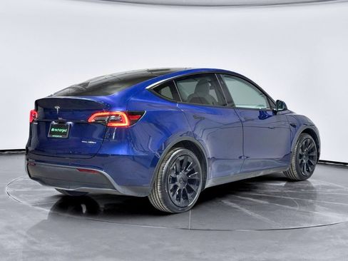 Used 2024 Tesla Model Y Long Range image 3