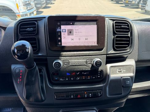 Used 2024 RAM ProMaster 2500 w/ Safety Group FWD image 17
