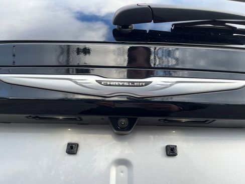 Used 2023 Chrysler Voyager LX image 8