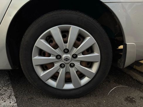 Used 2015 Nissan Sentra S image 34