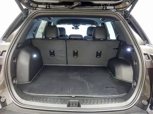 New 2026 Chevrolet Equinox RS w/ LPO, Floor Liner Package image 8