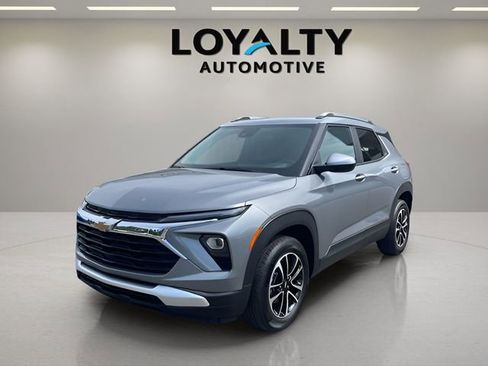 Used 2025 Chevrolet TrailBlazer LT image 1