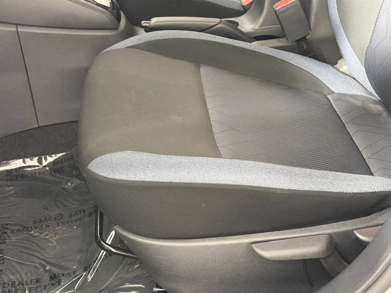 Used 2025 Nissan Versa SV FWD image 17