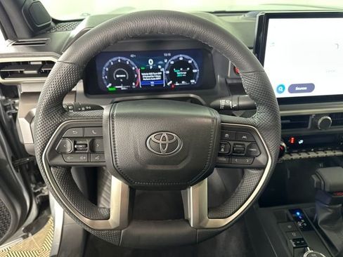 Used 2025 Toyota Tacoma TRD Off-Road image 14