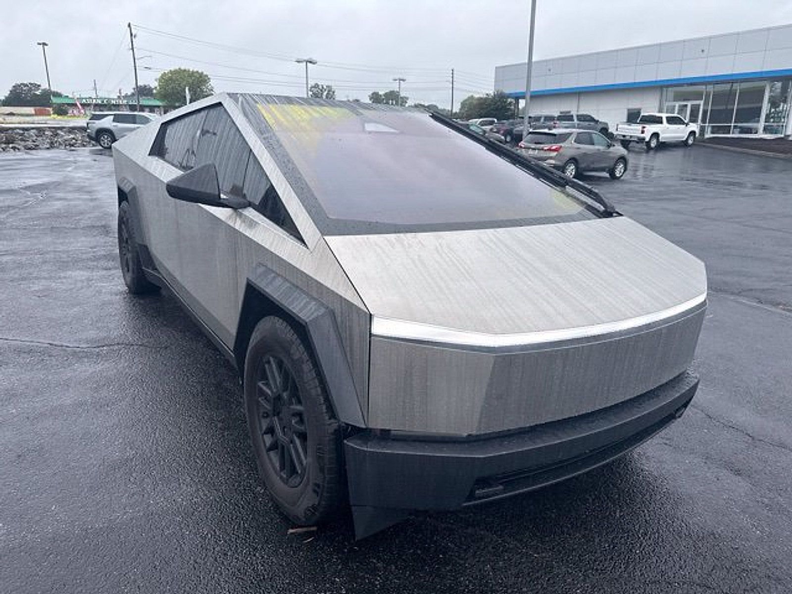 Used 2025 Tesla Cybertruck AWD Crew Cab image 3