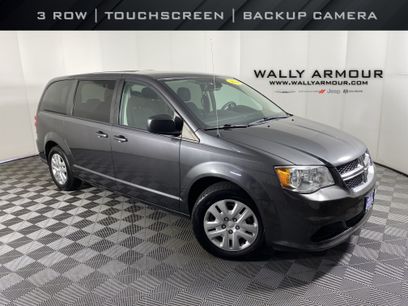 Used 2018 Dodge Grand Caravan SE w/ UConnect Hands-Free Group